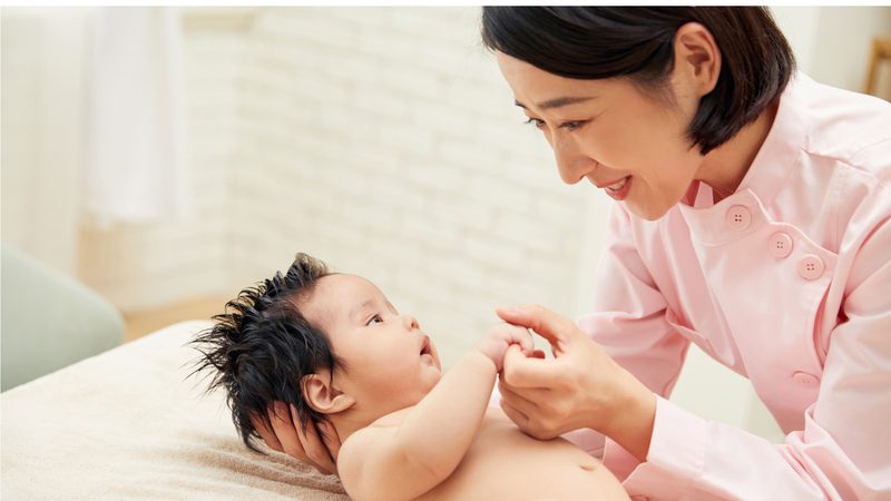 行业背景：催乳师培训的重要性