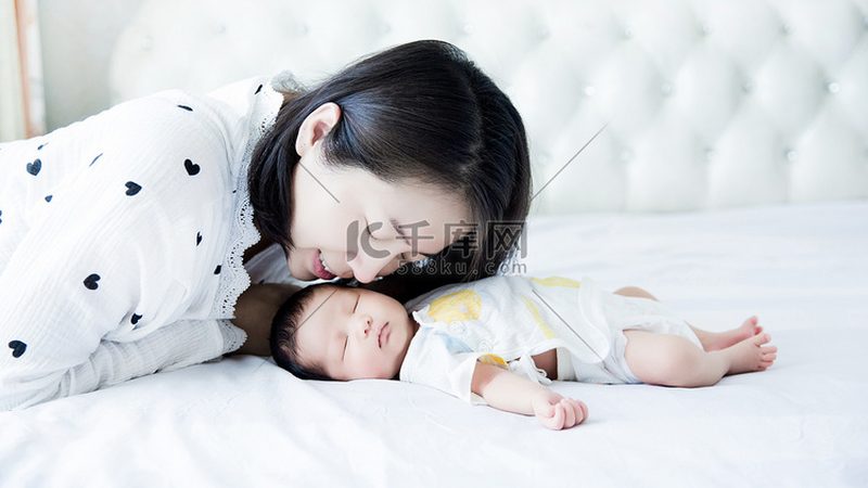 何时请月嫂最合适？新手妈妈的最佳时机揭秘**